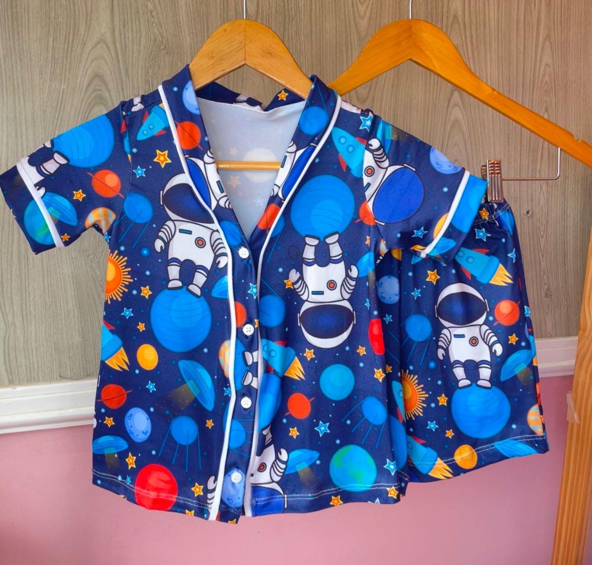 PIJAMA AMERICANO MASCULINO ASTRONAUTA